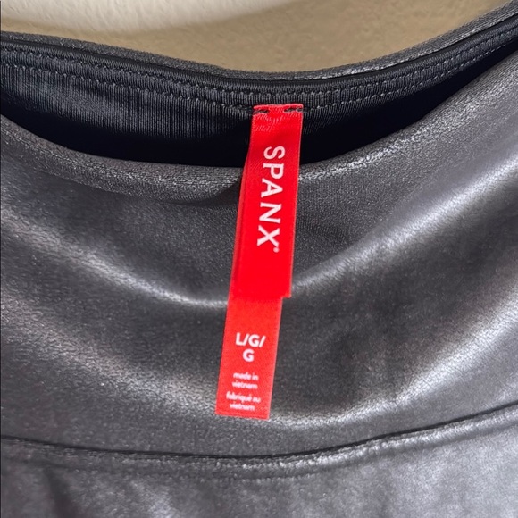 SPANX Black Leggings Size Large - Picture 2 of 4